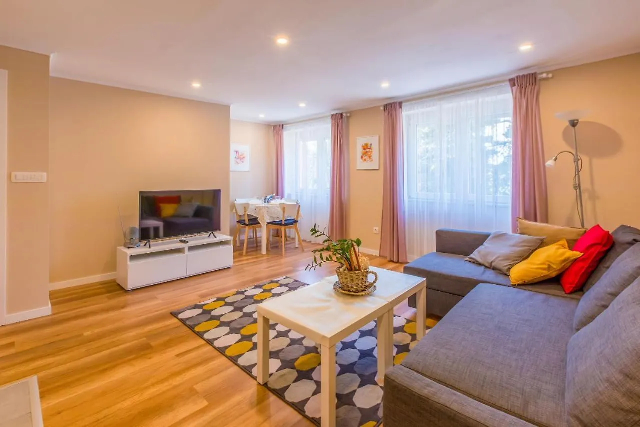 Apartment Edmond Selce