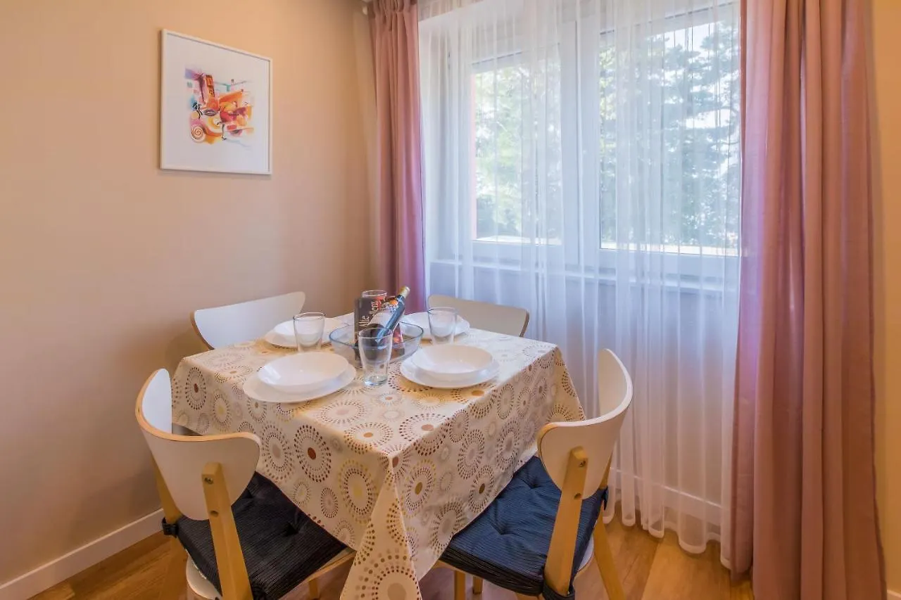 Apartment Edmond Selce 0*,